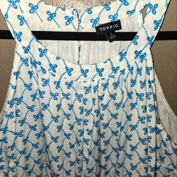 Top - Picture 2 of 5